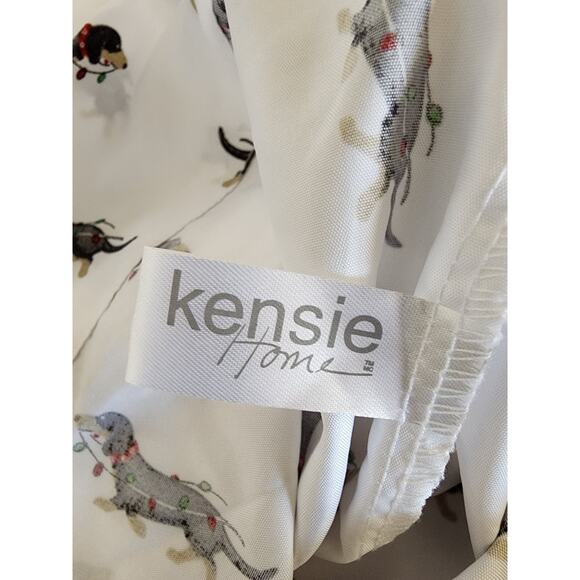 KENSIE HOME White with Puppy Dog Christmas Lights STANDARD Pillow Case- Set of 2 - Picture 4 of 7